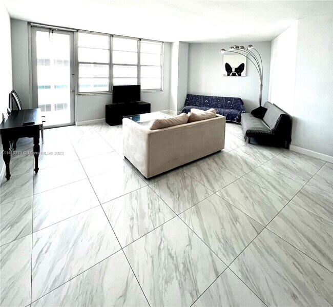 Building Photo - 3725 S Ocean Dr