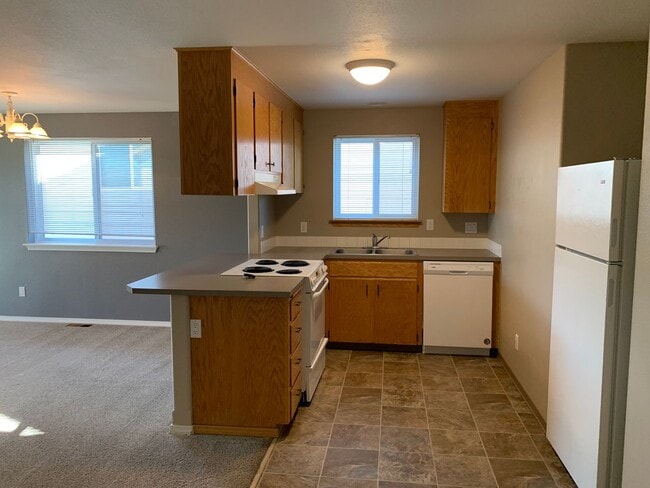 Building Photo - Pross6