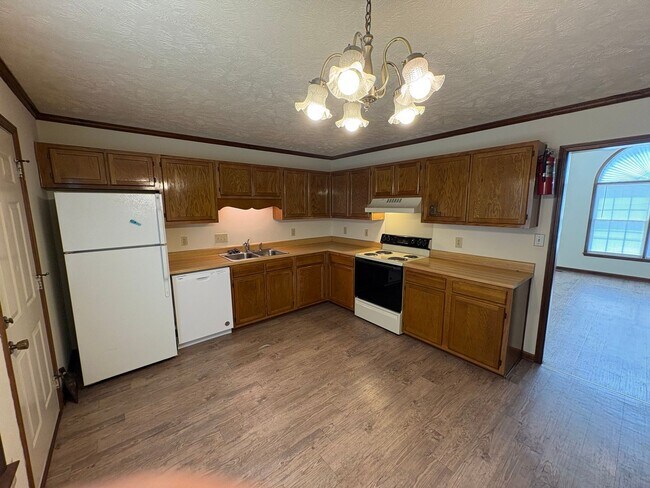 Building Photo - 5837 Maidstone Ln