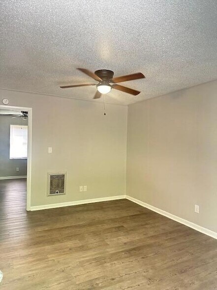 Foto del edificio - 363 Highland Ave NW