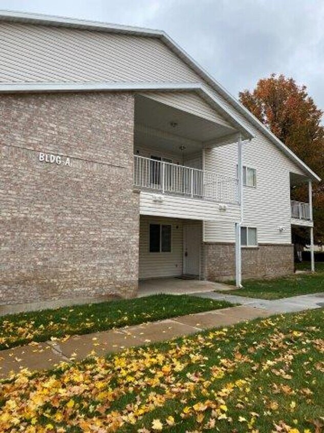 Primary Photo - 2 Bed 1.5 Bath Townhome for Rent in North ...
