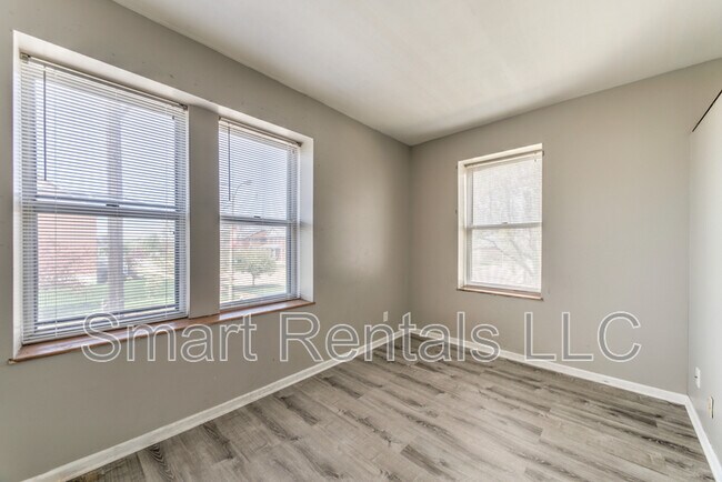 Foto del edificio - 3866 McRee Ave