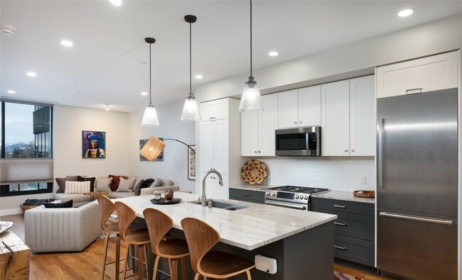 Foto del edificio - 5 W Mendenhall St