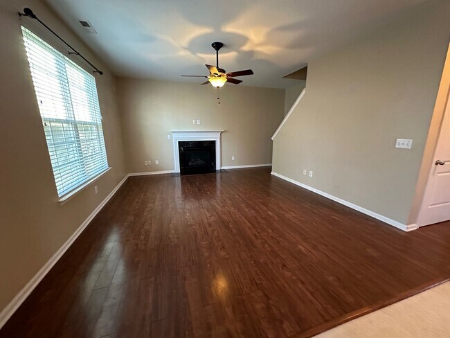 Foto del edificio - 1203 Castle Pines Dr