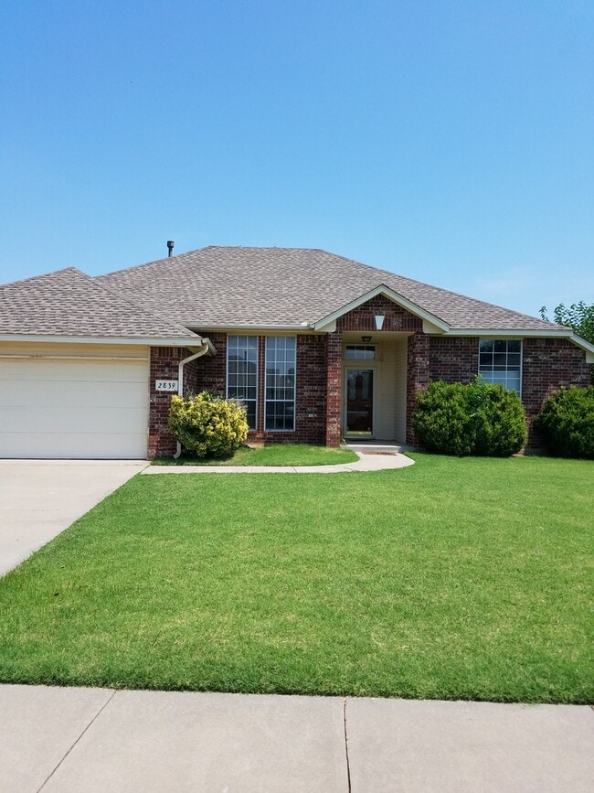 Building Photo - 2839 Chelsea Dr