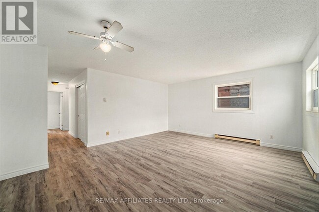 Building Photo - 136 Prescott St