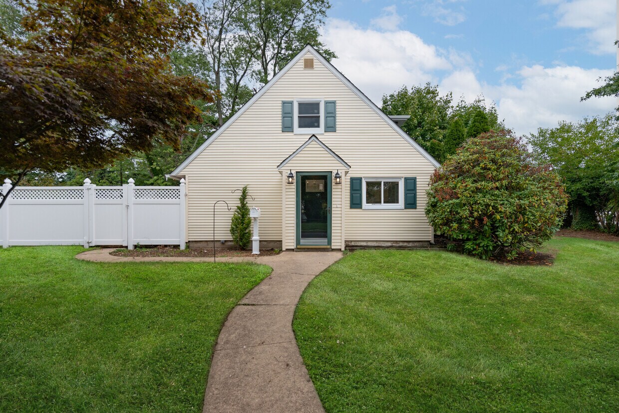 Primary Photo - 47 Sandpiper Ln