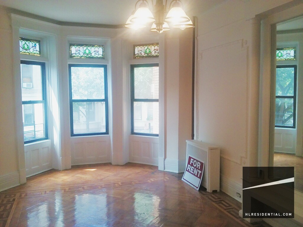 Primary Photo - 461 15th St