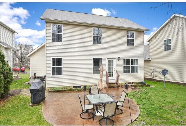 Foto del edificio - 3 bedroom 2.5 bath single family home
