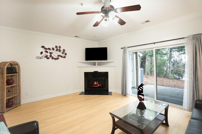 Foto del edificio - 4910 Lake Palmetto Ln