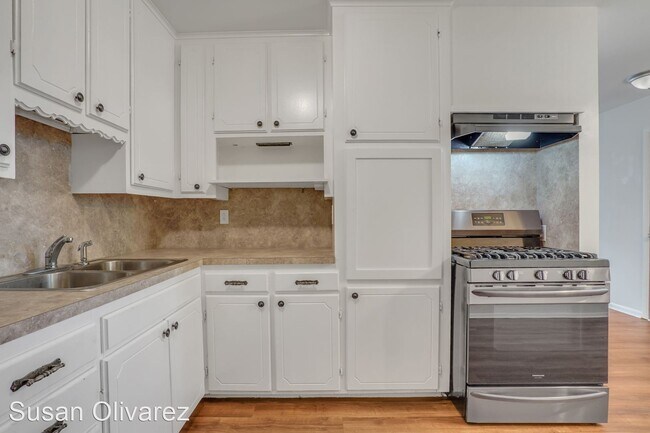 Foto del edificio - 3 br, 2 bath House - 20409 E Admiral Blvd.
