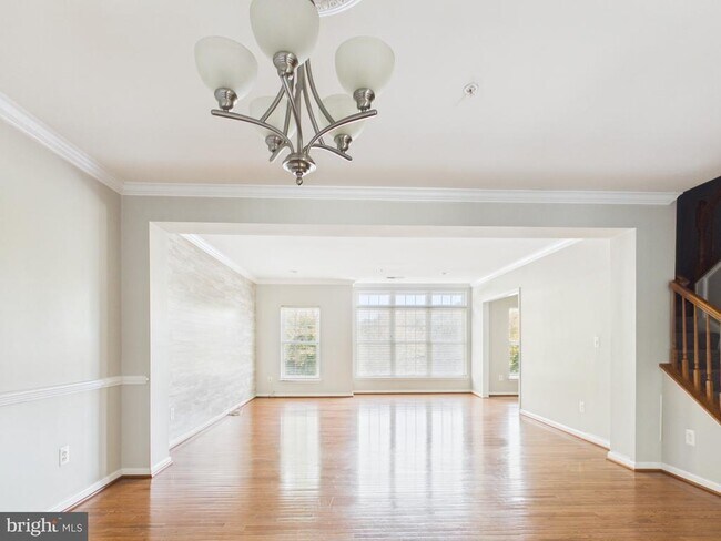 Foto del edificio - 4587 Whittemore Pl