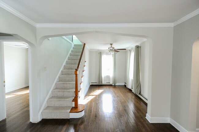 Foto del edificio - 6828 97th St