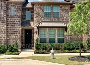 Building Photo - 914 Estelle Dr
