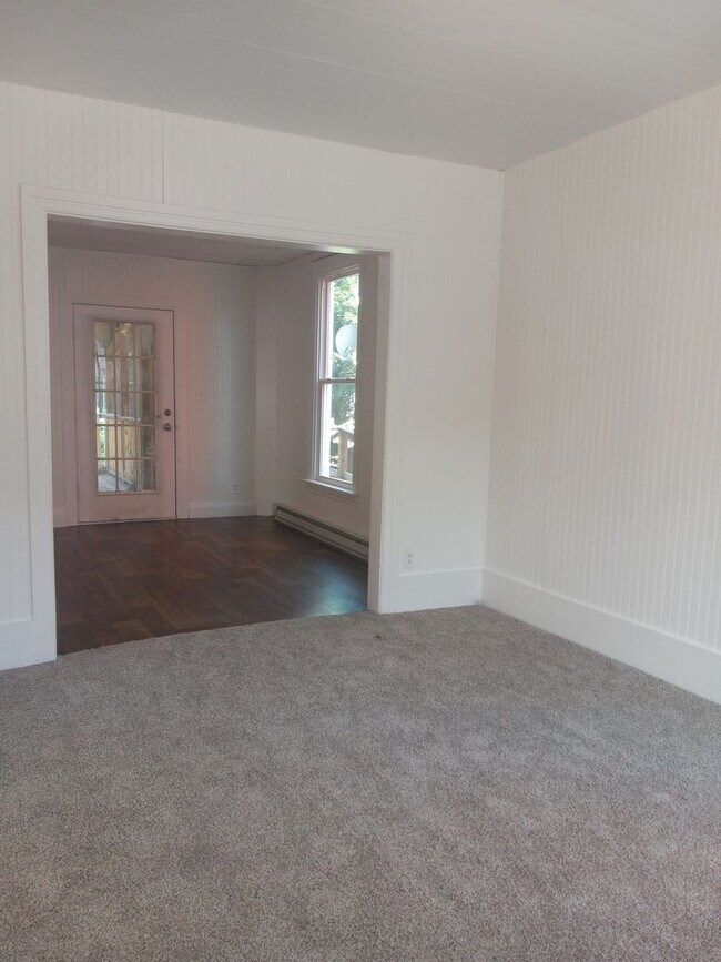 Foto del edificio - 118 S 2nd St