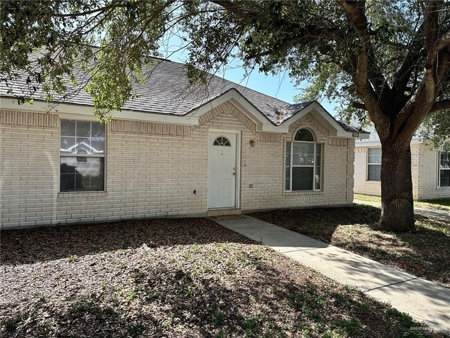 Building Photo - 613 La Mancha Dr