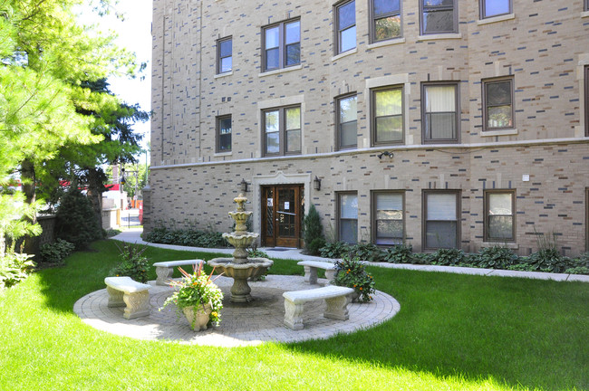 Building Photo - 5724-26 N Mozart St
