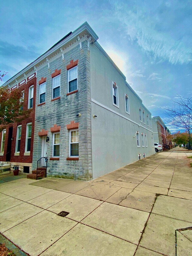 Primary Photo - 2201 Jefferson St
