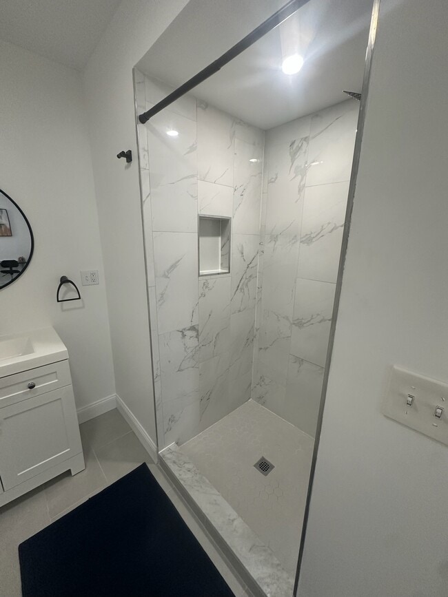 Shower - 27 Mill St