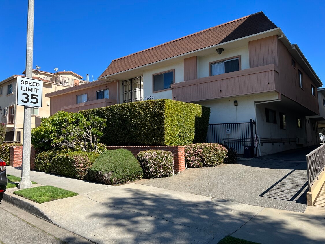 Foto principal - 1522 S Centinela Ave