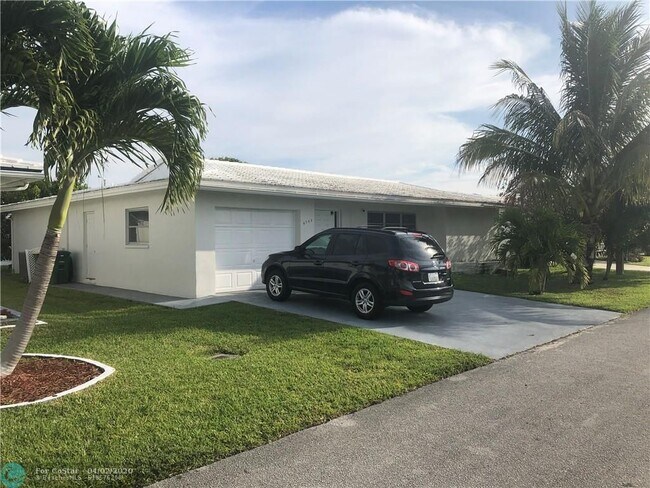 Building Photo - 6705 NW 72nd St