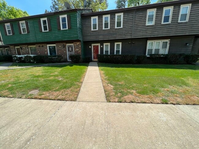 Building Photo - 413 Hickorywood Cir