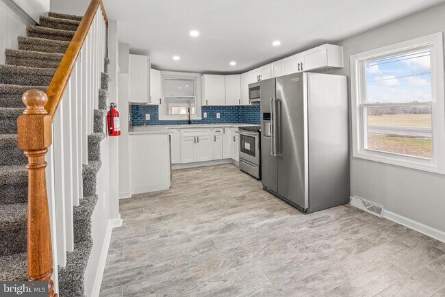 Foto del edificio - 695 Salem Quinton Rd