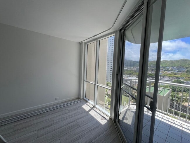 Building Photo - 2-Bed,2-Bath unit in "Honolulu Park Place"
