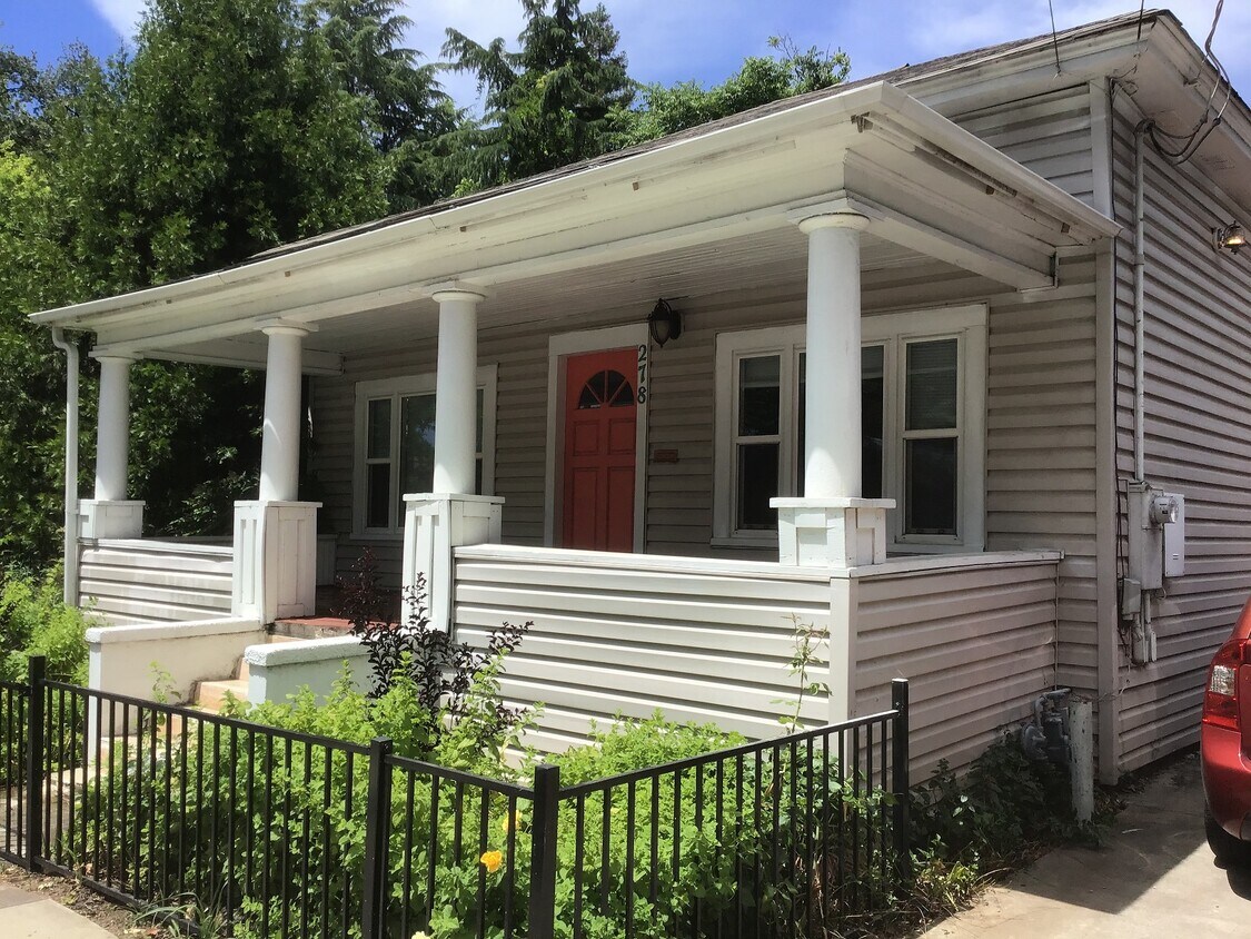 Primary Photo - 278 E 9th St