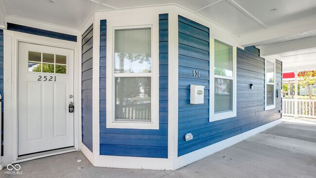 Building Photo - 2521 N College Ave