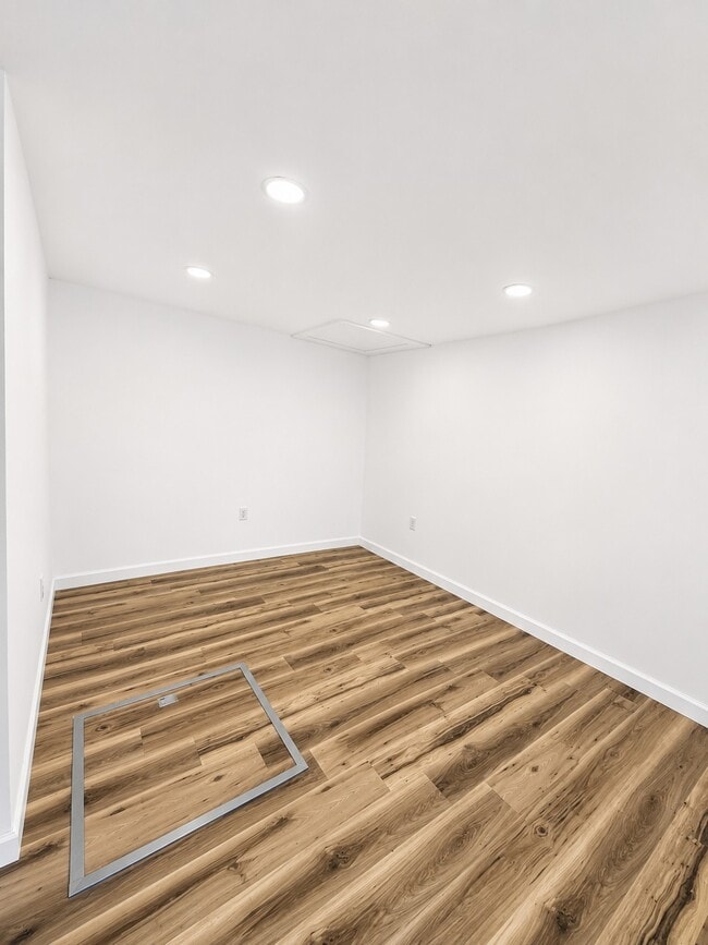 Building Photo - 439 N 28th St