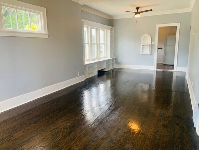 Building Photo - 3 Bedroom Home Hammond, IN