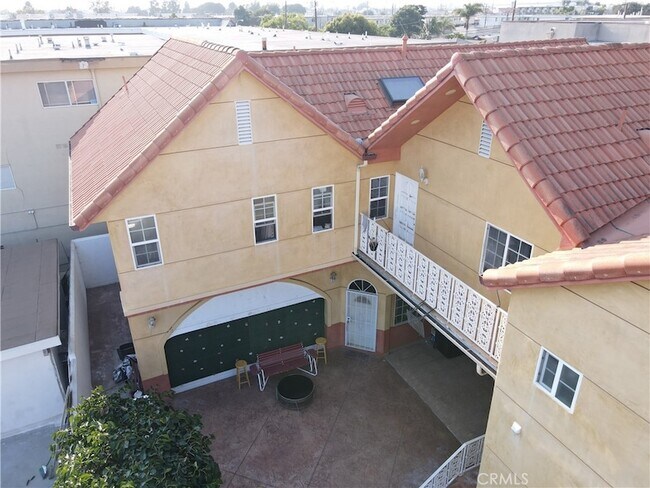 Foto del edificio - 14105 Fonthill Ave