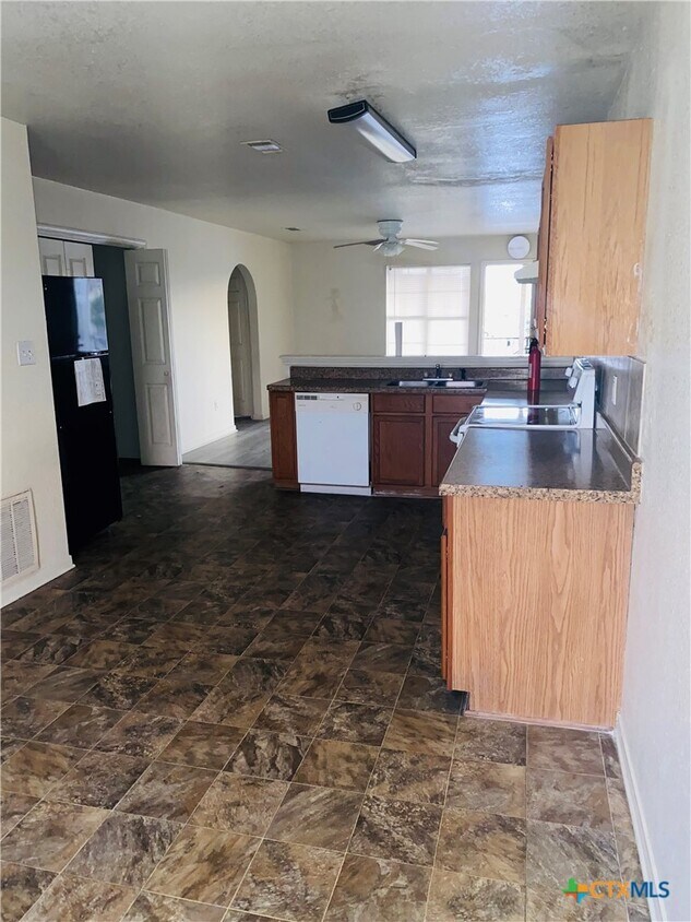 Building Photo - 3007 Cantabrian Dr