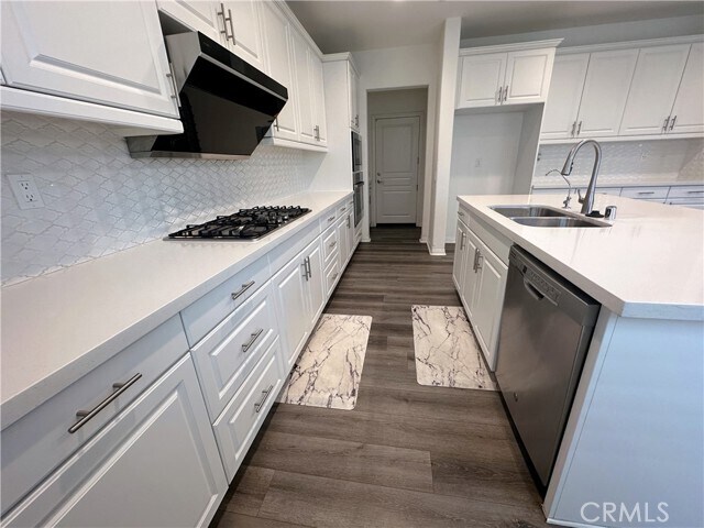 Foto del edificio - 16077 Apricot Ave