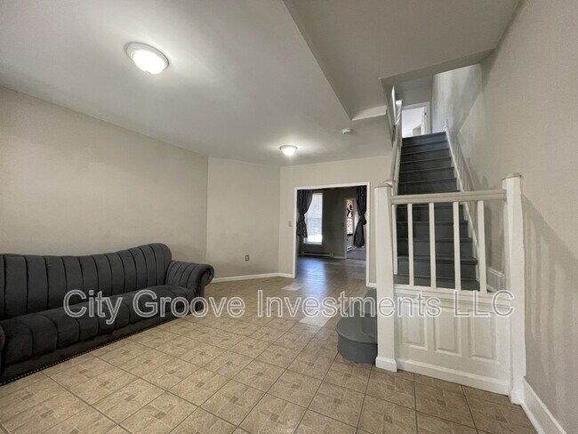 Building Photo - 5748 N 7th St