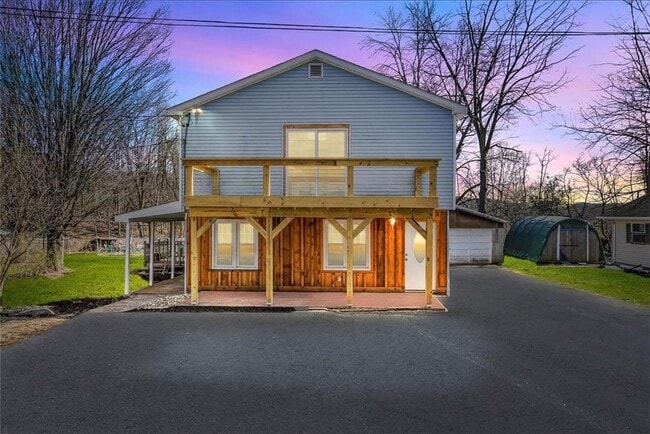 Building Photo - Gorgeous Newly Renovated 4 BR, 2 BA on .71 acres