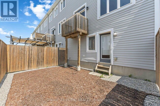 Building Photo - 432 Meadowbreeze Dr