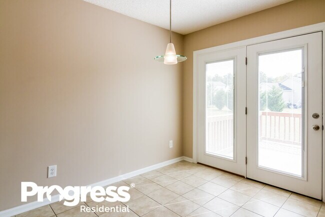 Foto del edificio - 15257 Pangborn Pl