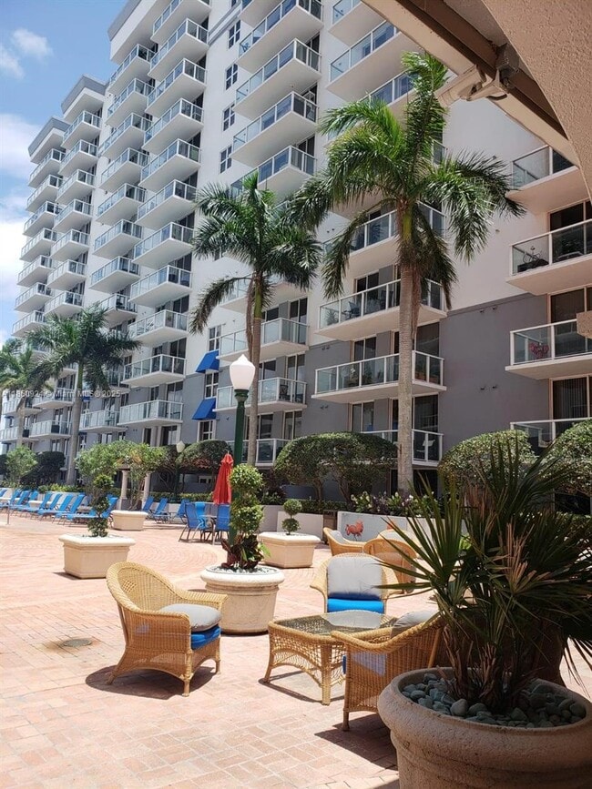 Foto del edificio - 5085 NW 7th St