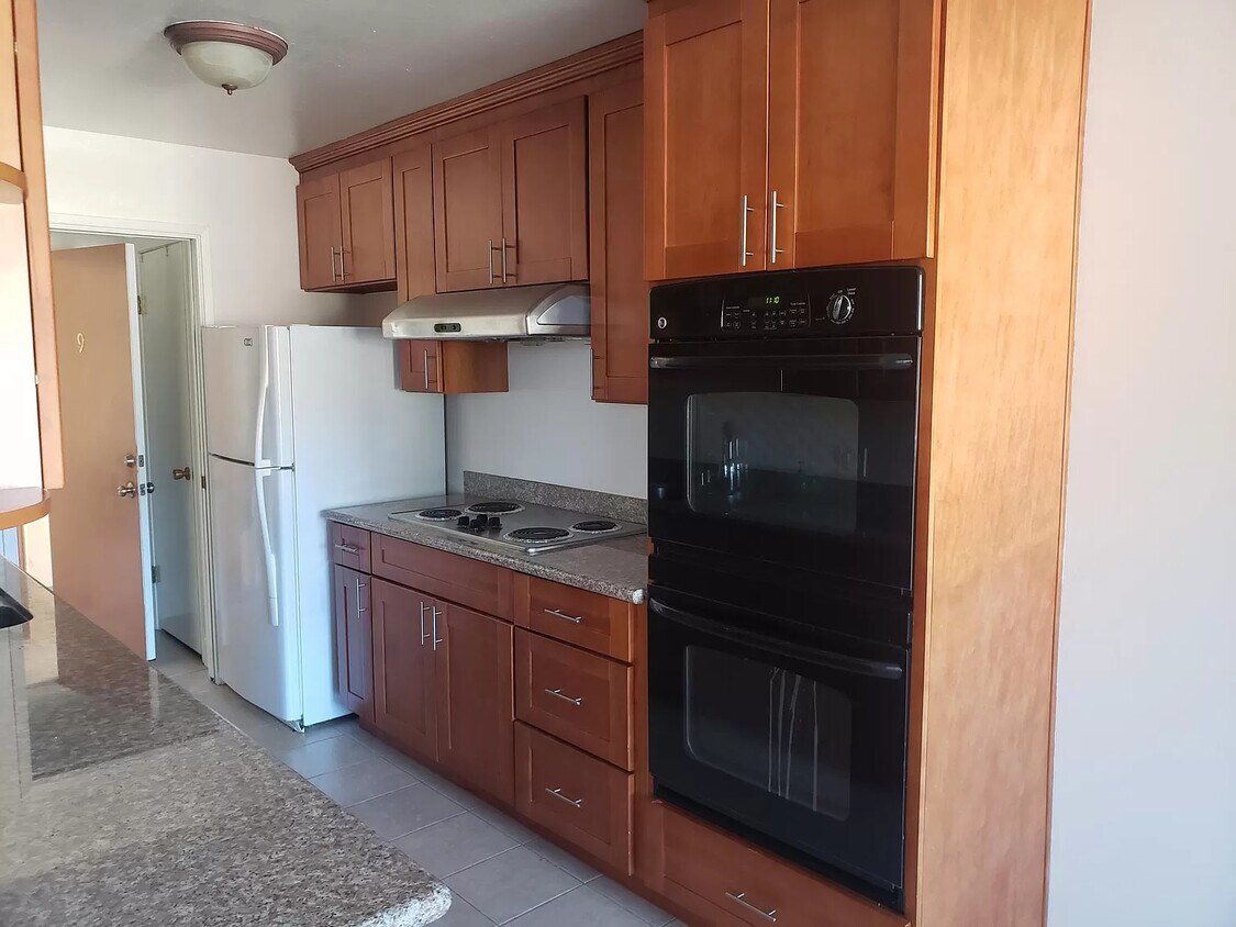 Primary Photo - 1373 Phelps Ave