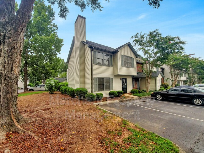 Foto del edificio - 1901 Spring Wood Dr