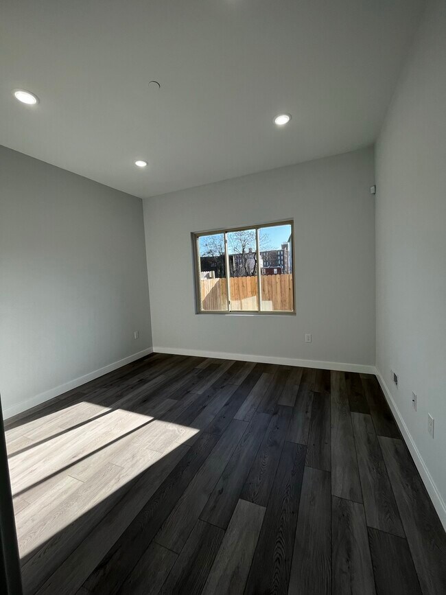 Building Photo - 522 W Berks St