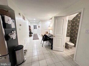 Building Photo - 769 N Ringgold St