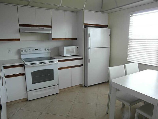 Foto del edificio - 3301 Aruba Way