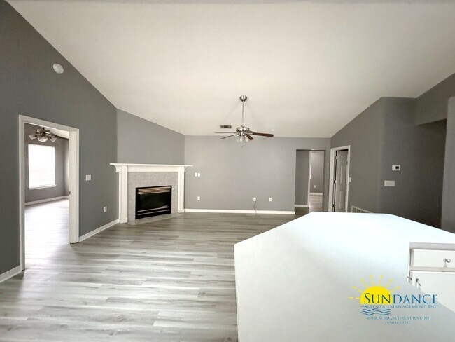 Foto del edificio - Beautiful open floorplan home in great nei...