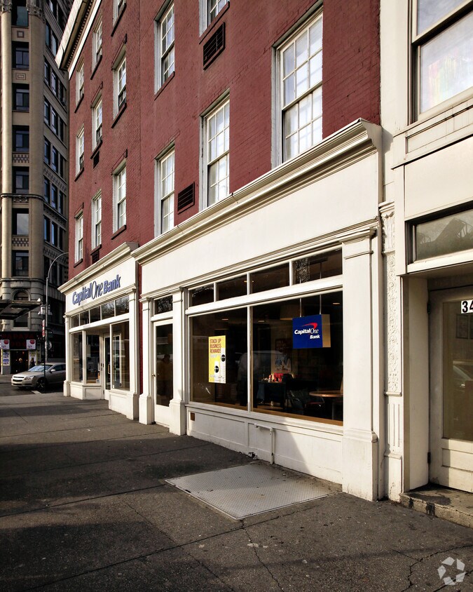 Building Photo - 345-347 Avenue of the Americas