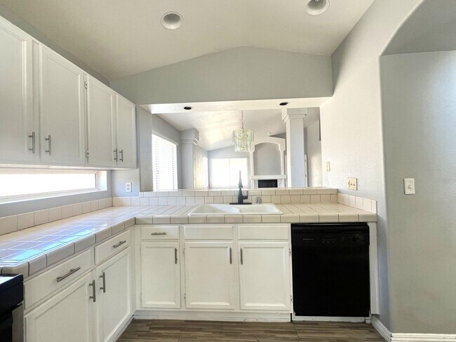 Foto del edificio - 3-Bedroom, 2-Bath House - Las Vegas, NV