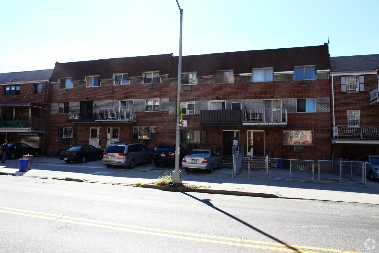 Building Photo - 14340-14346 Sanford Ave