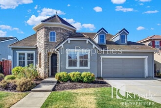 Building Photo - 625 Purple Martin Dr